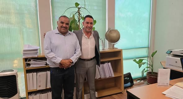 FIRMA ISIDORO MOSQUEDA CONVENIO DE FAEISPUM, PARA MÁS OBRAS Y SERVICIOS PARA JACONA