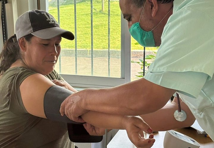 ACERCAN SERVICIOS MÉDICOS A LOS JACONENSES