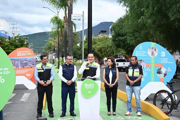 CARLOS SOTO INAUGURÓ LOS TRABAJOS EN LA CICLOVÍA DE LA AVENIDA JUÁREZ